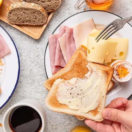 Ibis Budget Hotel 2*